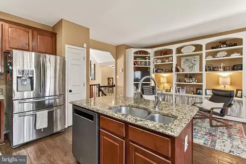 Kitchen - 8445 Carmela Cir, Springfield, VA 22153 photo 6 of 7