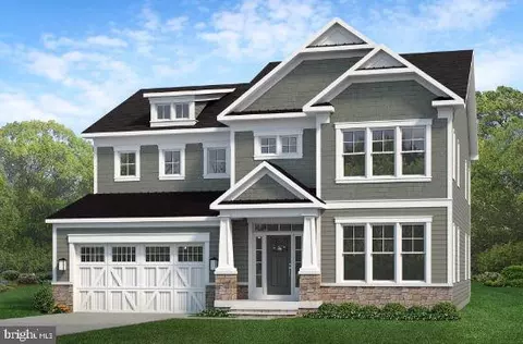 410 Dove Cir SW, Vienna, VA 22180
