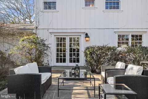 Exterior - 6534 Divine St, Mclean, VA 22101 photo 4 of 7