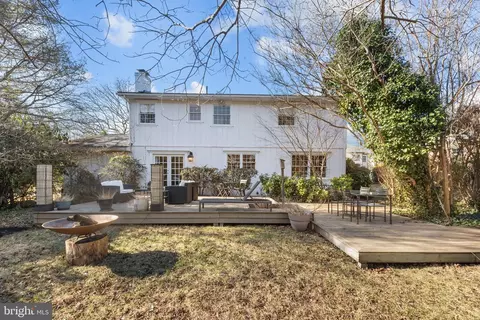 Exterior - 6534 Divine St, Mclean, VA 22101 photo 5 of 7