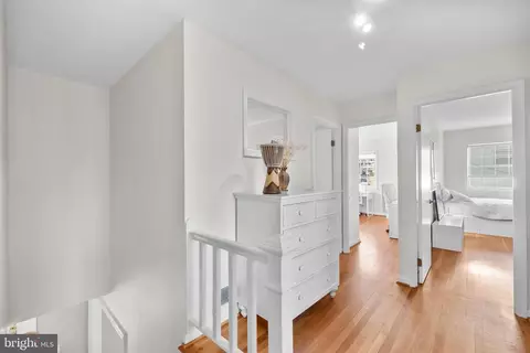 Entry Way - 6534 Divine St, Mclean, VA 22101 photo 4 of 4