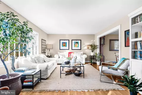 Living - 6534 Divine St, Mclean, VA 22101 photo 1 of 2