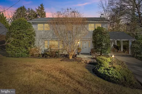 Exterior - 6534 Divine St, Mclean, VA 22101 photo 3 of 7