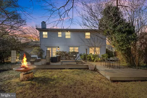 Exterior - 6534 Divine St, Mclean, VA 22101 photo 6 of 7