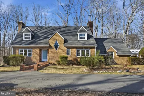 12215 Henderson Rd, Clifton, VA 20124