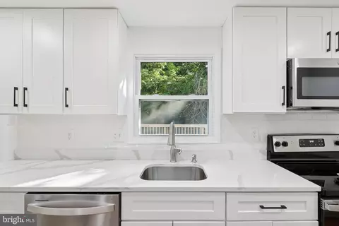 Kitchen - 6246 Hillside Rd, Springfield, VA 22152 photo 3 of 3