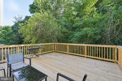 Exterior - 6246 Hillside Rd, Springfield, VA 22152 photo 3 of 11