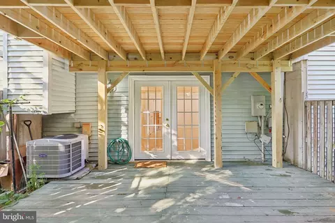 Exterior - 6246 Hillside Rd, Springfield, VA 22152 photo 7 of 11