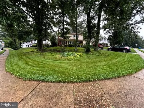 Exterior - 6901 Huntsman Blvd, Springfield, VA 22153 photo 5 of 8