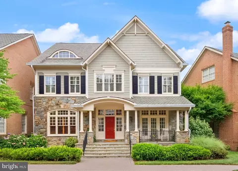 7212 Farm Meadow Ct, Mclean, VA 22101