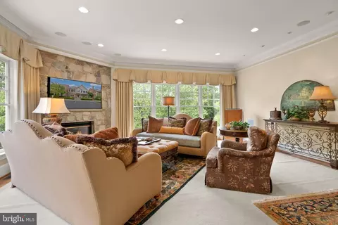 Living - 7212 Farm Meadow Ct, Mclean, VA 22101 photo 4 of 5
