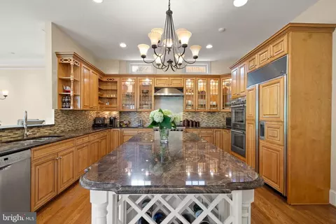 Kitchen - 7212 Farm Meadow Ct, Mclean, VA 22101 photo 2 of 3