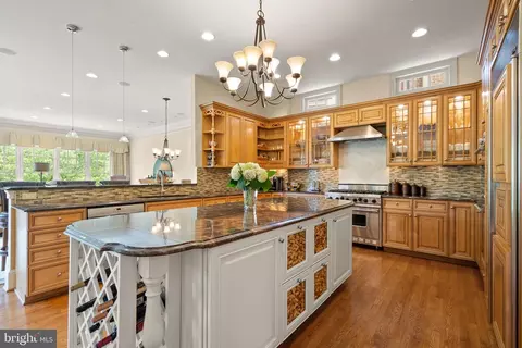 Kitchen - 7212 Farm Meadow Ct, Mclean, VA 22101 photo 3 of 3