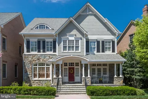 7212 Farm Meadow Ct, Mclean, VA 22101