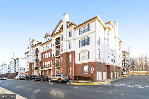11623 Cavalier Landing Ct #304, Fairfax, VA 22030