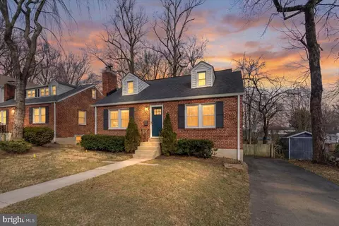 2845 Monroe St, Falls Church, VA 22042