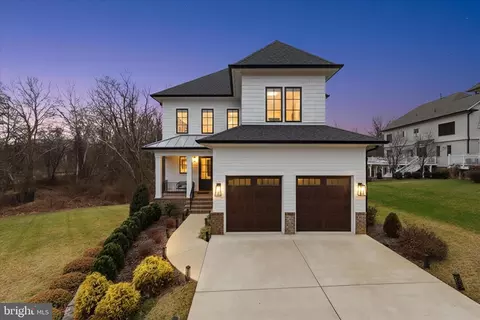 5696 Tunwell Ct, Burke, VA 22015