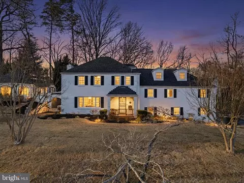 3701 Pine Brook Rd, Alexandria, VA 22310