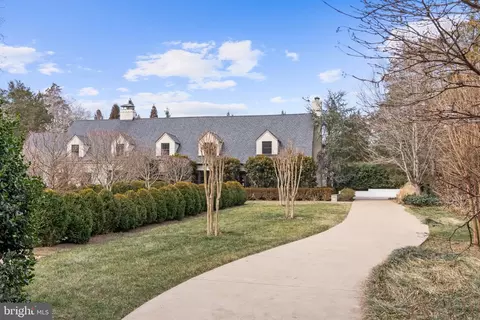 Exterior - 3022 Fox Mill Rd, Oakton, VA 22124 photo 17 of 38