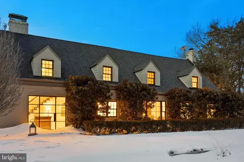 Exterior - 3022 Fox Mill Rd, Oakton, VA 22124 photo 3 of 38