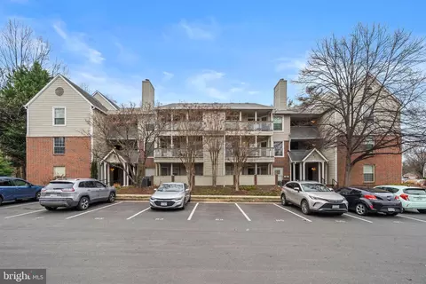 3916 Penderview Dr #425, Fairfax, VA 22033
