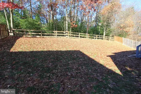 8431 Ambrose Ct, Springfield, VA 22153 photo 3