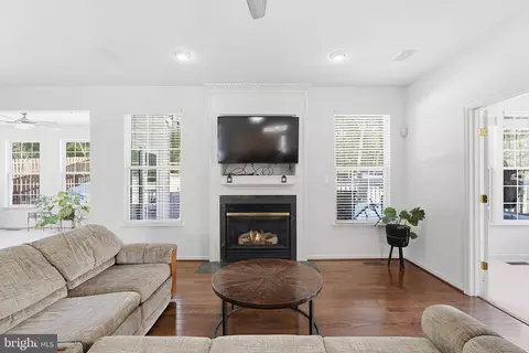 8431 Ambrose Ct, Springfield, VA 22153 photo 8