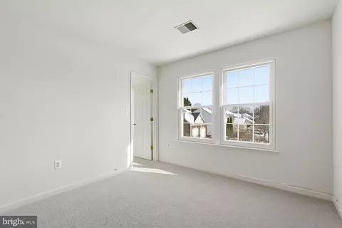 8431 Ambrose Ct, Springfield, VA 22153 photo 28