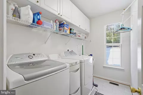 8431 Ambrose Ct, Springfield, VA 22153 photo 19