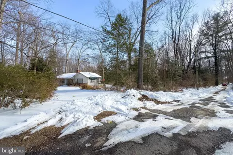 11523 Popes Head Rd, Fairfax, VA 22030
