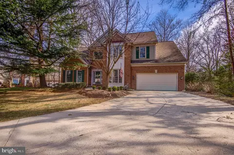 11913 Champion Lake Ct, Herndon, VA 20170