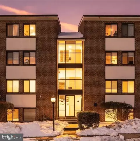 1427 Northgate Sq #27/22B, Reston, VA 20190