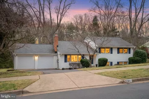 Exterior - 1101 Dead Run Dr, Mclean, VA 22101 photo 2 of 13
