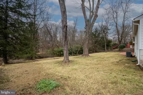 Exterior - 1101 Dead Run Dr, Mclean, VA 22101 photo 7 of 13
