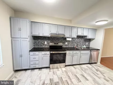 Kitchen - 6427 Old Scotts Ct, Springfield, VA 22152 photo 1 of 1
