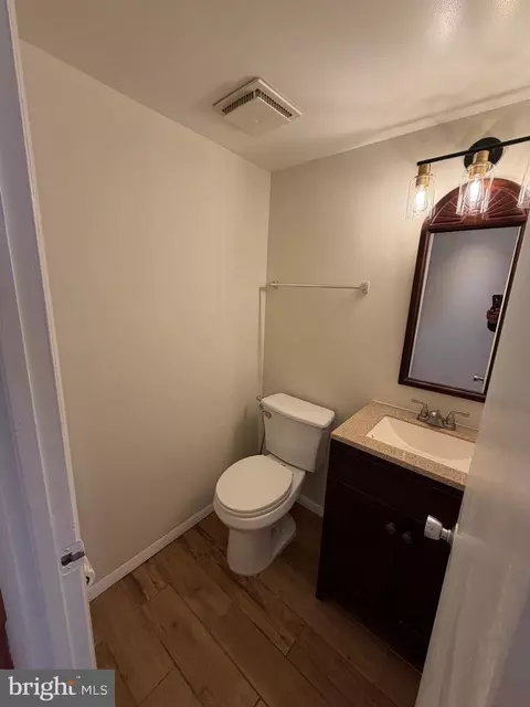 Bath - 6427 Old Scotts Ct, Springfield, VA 22152 photo 1 of 4