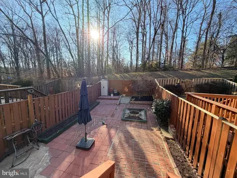 Exterior - 6427 Old Scotts Ct, Springfield, VA 22152 photo 4 of 5