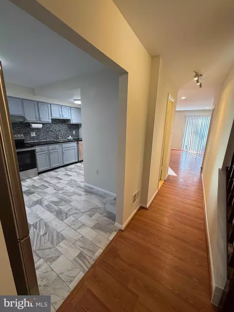 Entry Way - 6427 Old Scotts Ct, Springfield, VA 22152 photo 2 of 2