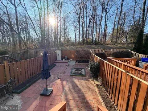 Exterior - 6427 Old Scotts Ct, Springfield, VA 22152 photo 3 of 5