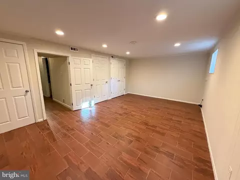 Living - 6427 Old Scotts Ct, Springfield, VA 22152 photo 4 of 4