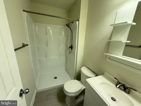 Bath - 6427 Old Scotts Ct, Springfield, VA 22152 photo 3 of 4