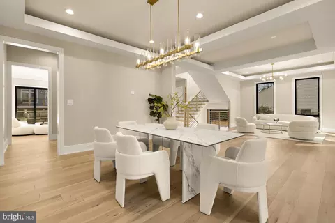 Dining - 6935 Southridge Dr, Mclean, VA 22101 photo 3 of 6