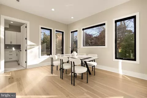 Dining - 6935 Southridge Dr, Mclean, VA 22101 photo 4 of 6