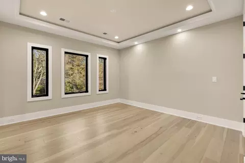Bedroom - 6935 Southridge Dr, Mclean, VA 22101 photo 10 of 12