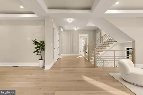 Entry Way - 6935 Southridge Dr, Mclean, VA 22101 photo 1 of 10