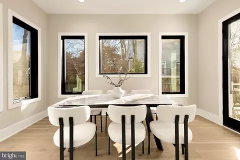 Dining - 6935 Southridge Dr, Mclean, VA 22101 photo 5 of 6