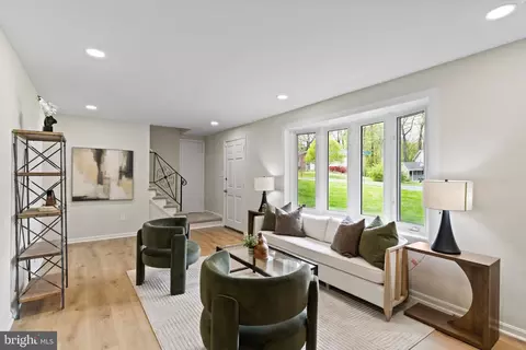5105 Walport Ln, Fairfax, VA 22032