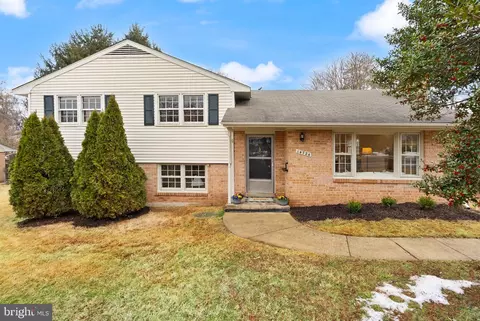 14724 Braddock Rd, Centreville, VA 20120
