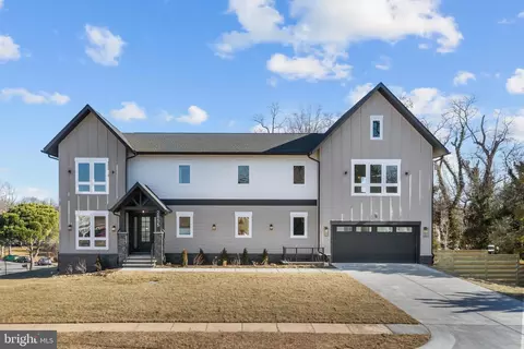 2855 Oak Knoll Dr, Falls Church, VA 22042