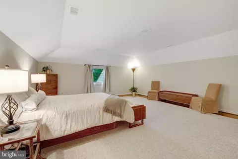 Bedroom - 6304 Dunaway Ct, Mclean, VA 22101 photo 7 of 7